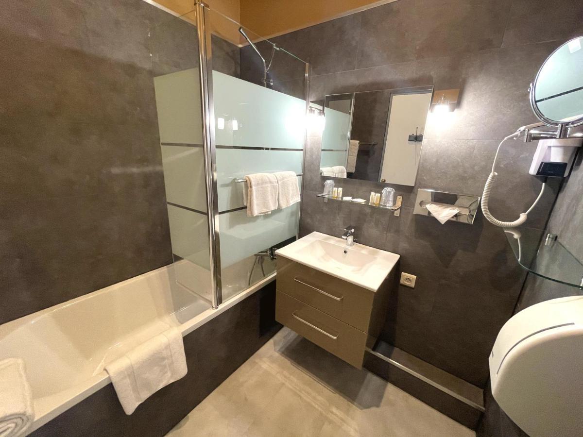 Royal Hôtel Nîmes Dış mekan fotoğraf