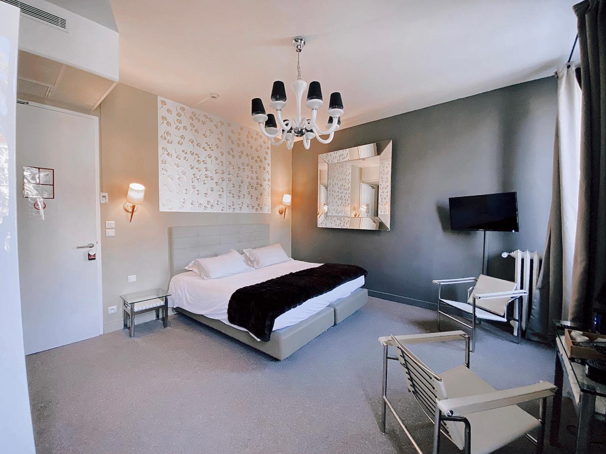 Royal Hôtel Nîmes Dış mekan fotoğraf