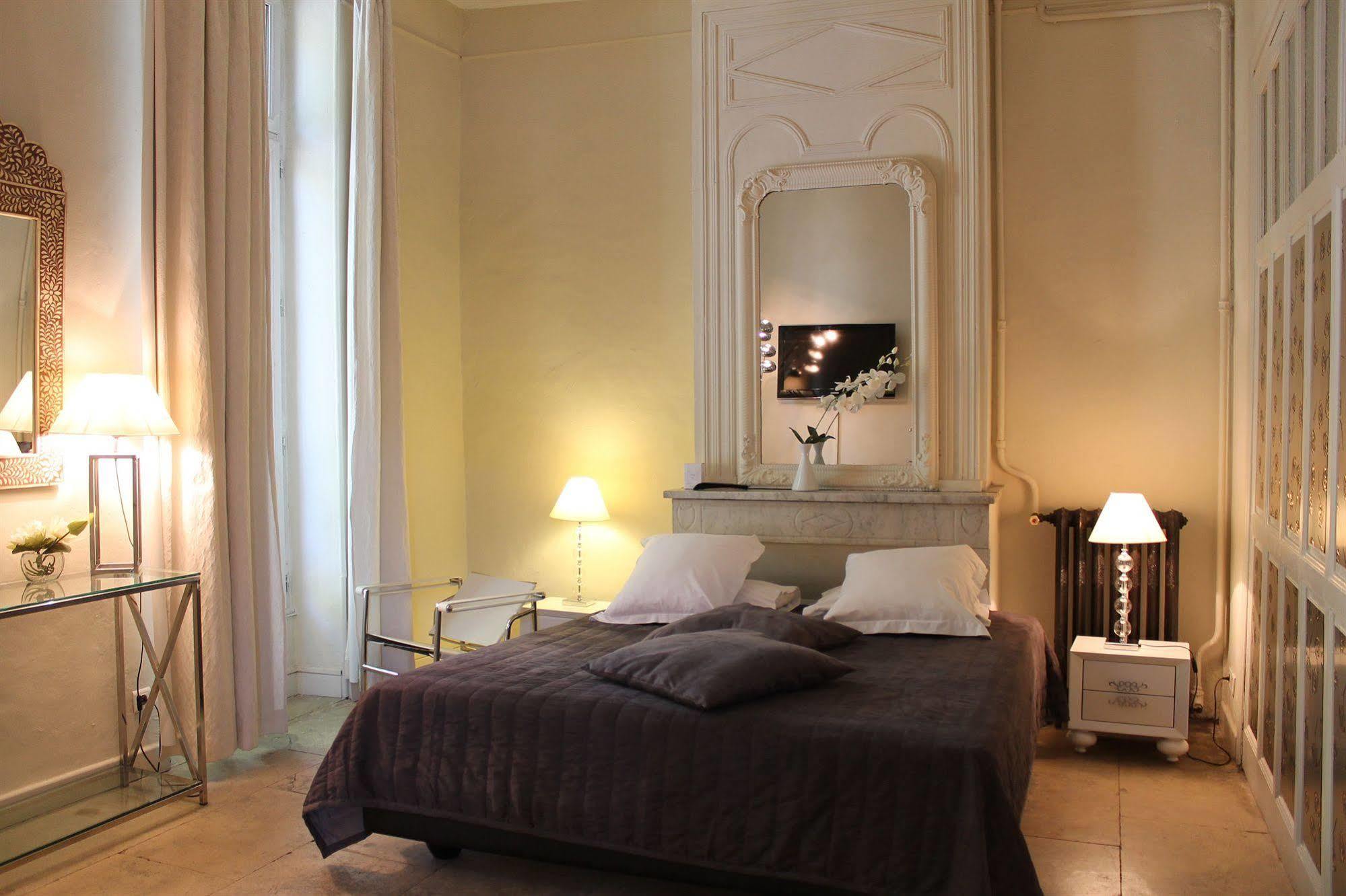 Royal Hôtel Nîmes Dış mekan fotoğraf