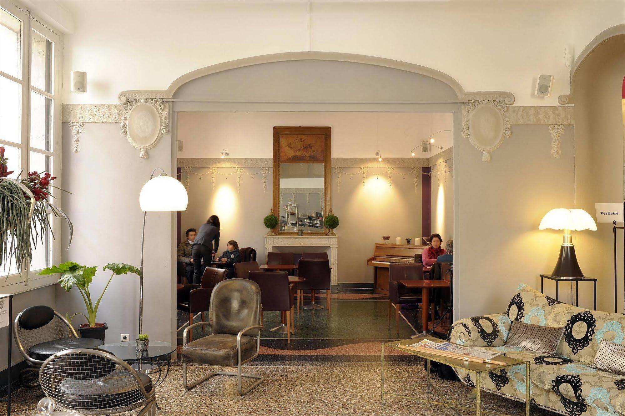 Royal Hôtel Nîmes Dış mekan fotoğraf