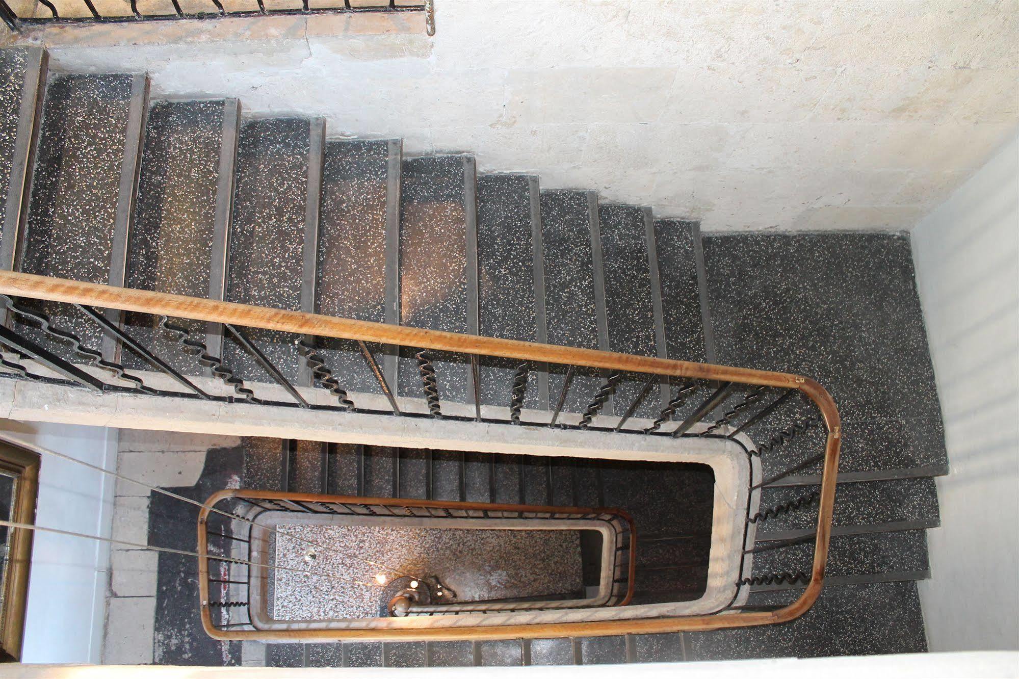 Royal Hôtel Nîmes Dış mekan fotoğraf